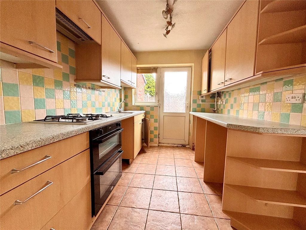 Property photo 3 of 18 Kitchen