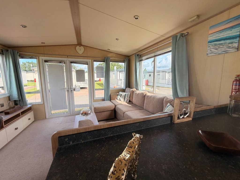 Property photo 1 of 6 Abi Sunningdale 2013 Car0060419 144680853.Jpeg