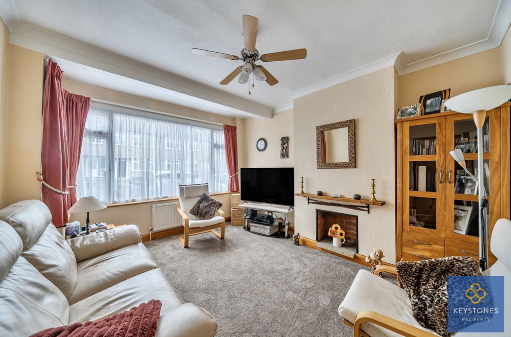 Property photo 2 of 21