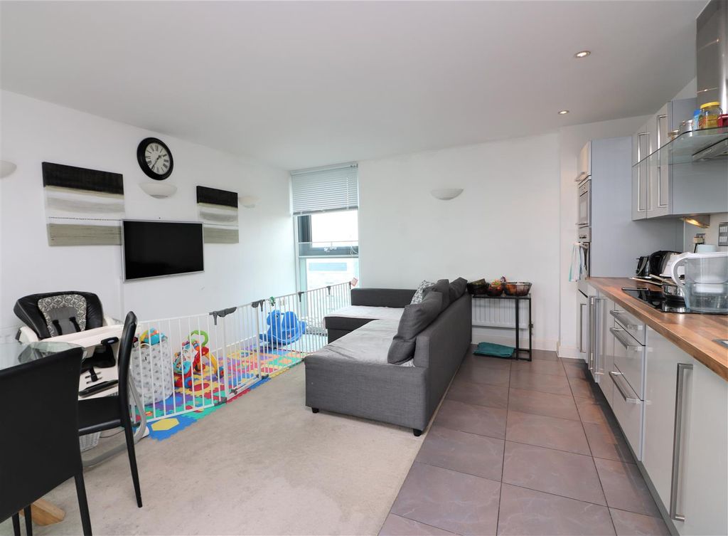 Property photo 3 of 6 Neutron Tower.Jpg