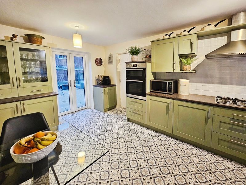 Property photo 3 of 12 Photo 6