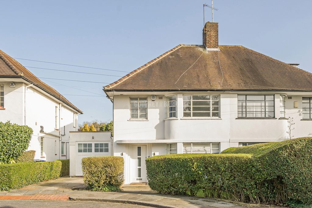 Property photo 2 of 21