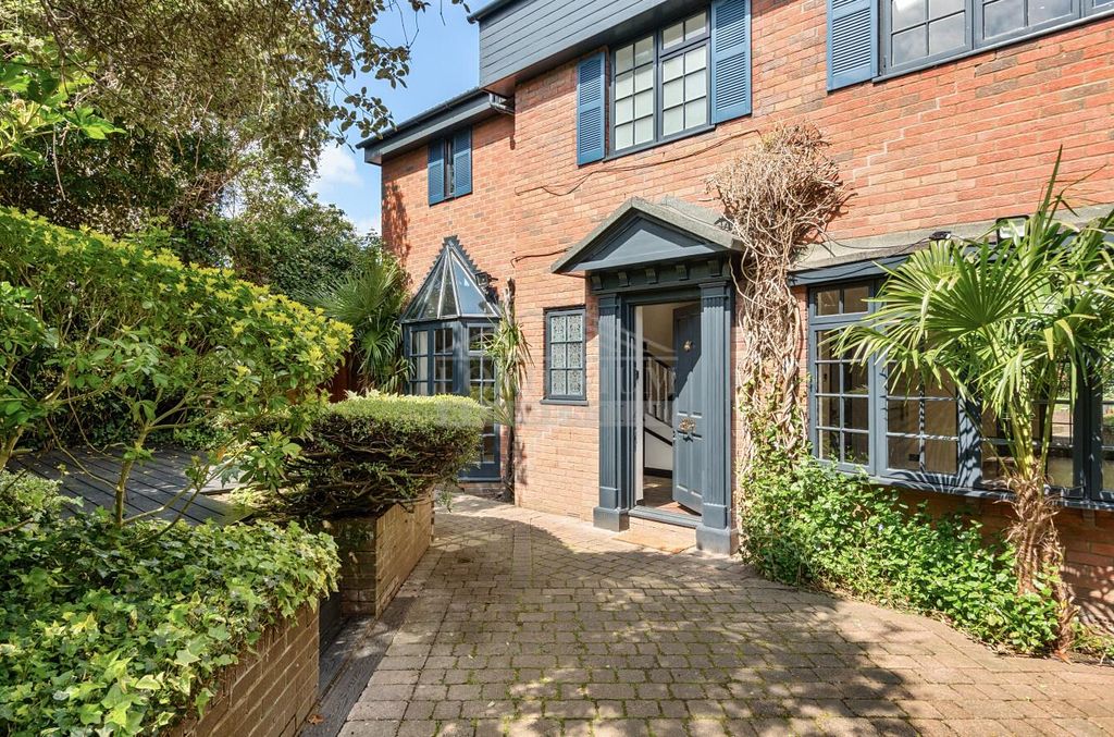 Property photo 1 of 21 F6448396-Cf1B-48Cf-8324-Aabfcb8E9B3F.Jpg