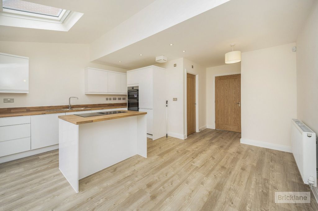 Property photo 3 of 12 Picture No. 02