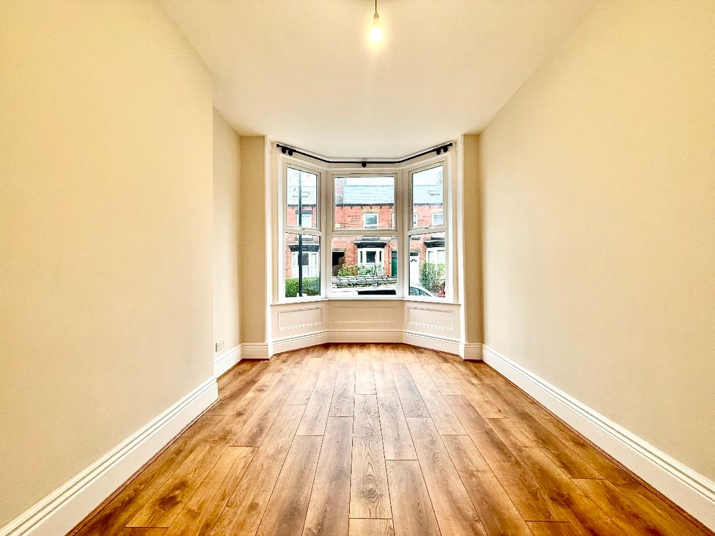 Property photo 2 of 25