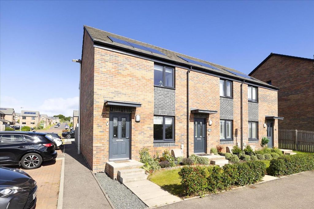 Property photo 1 of 33