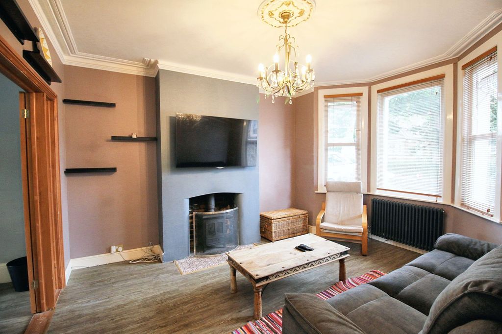 Property photo 2 of 9
