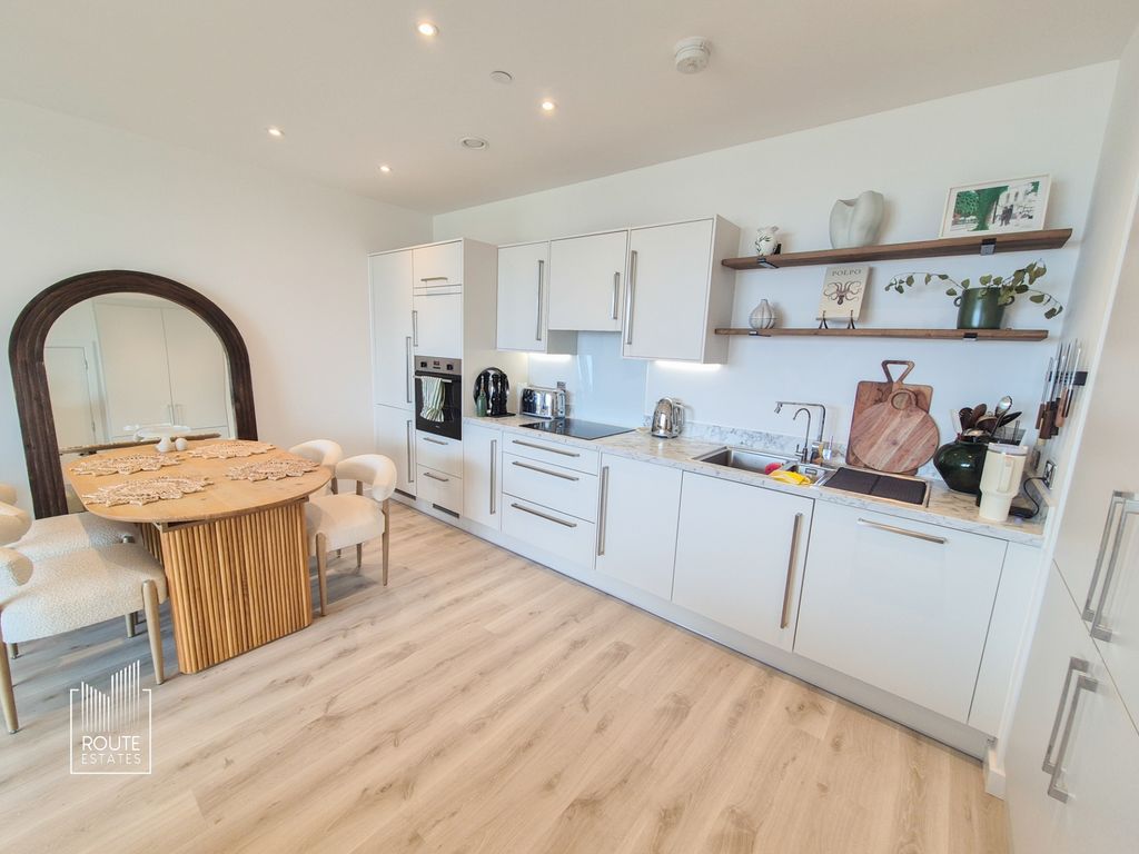 Property photo 1 of 9 Photo 8