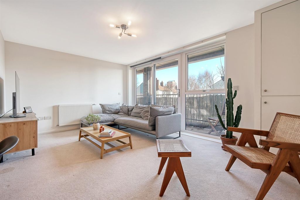 Property photo 2 of 25 20