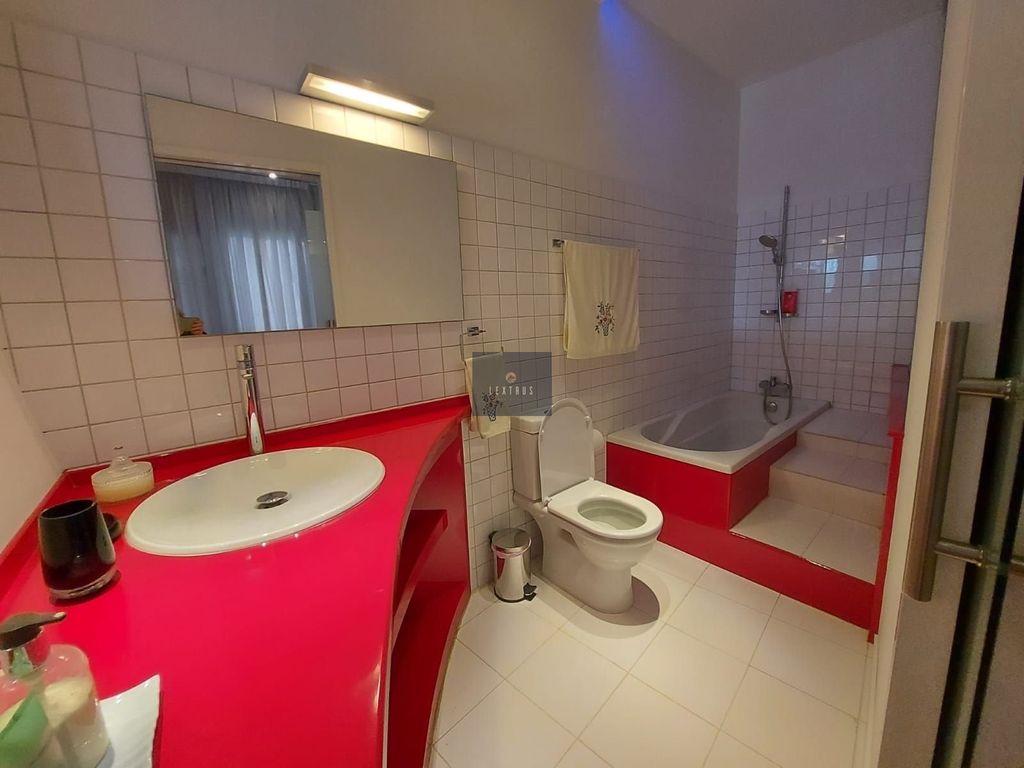 Property photo 3 of 5