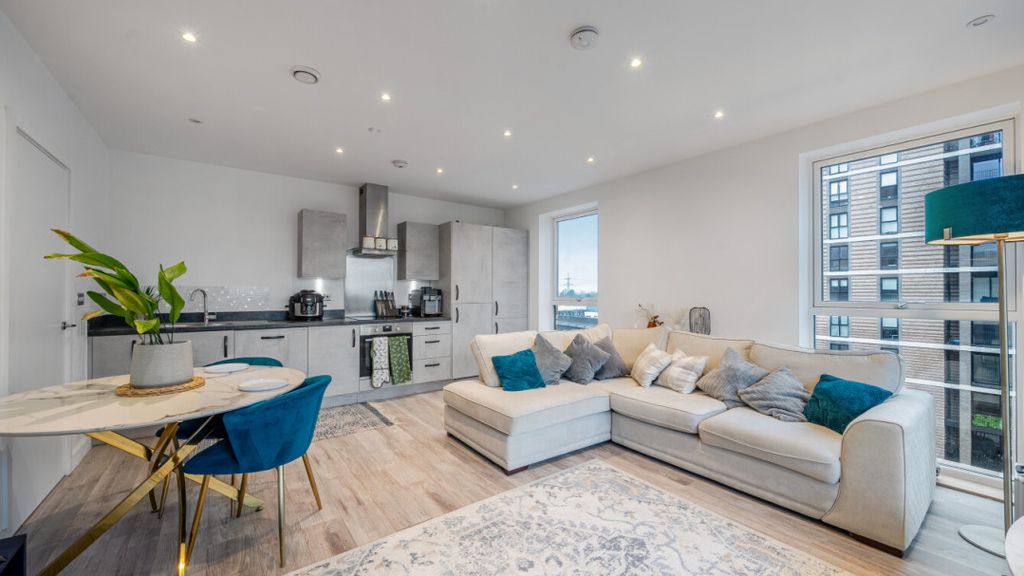 Property photo 3 of 16