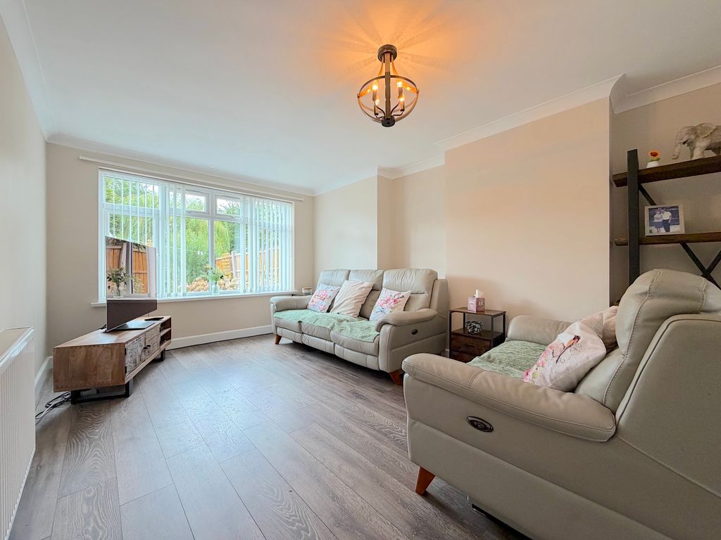 Property photo 3 of 28