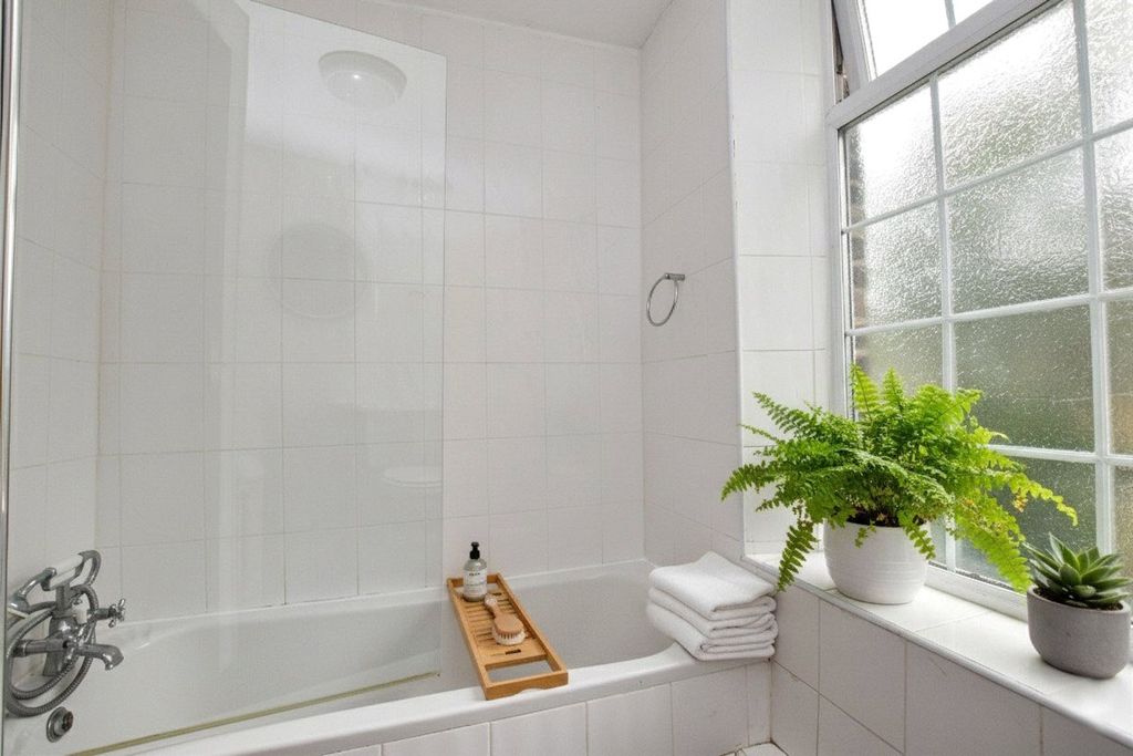 Property photo 2 of 12 Picture No. 41