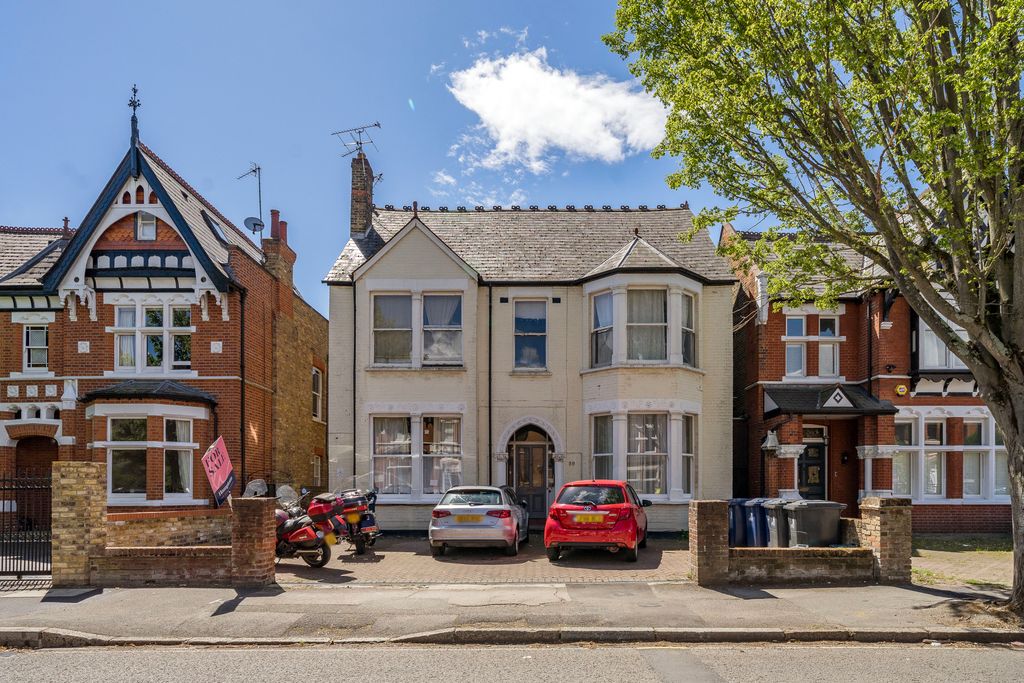 Property photo 1 of 9