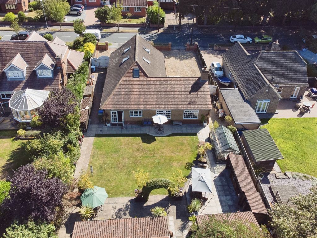 Property photo 2 of 27