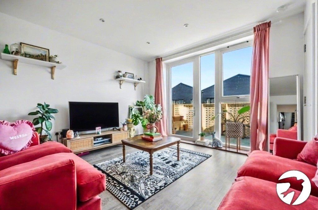 Property photo 3 of 10 Lounge