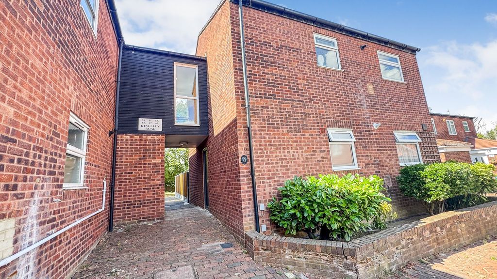 Property photo 1 of 9