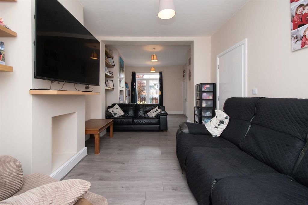 Property photo 3 of 26 Open Plan Living Space