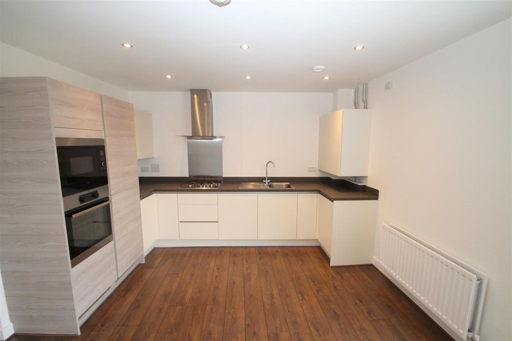 Property photo 3 of 9 2990674