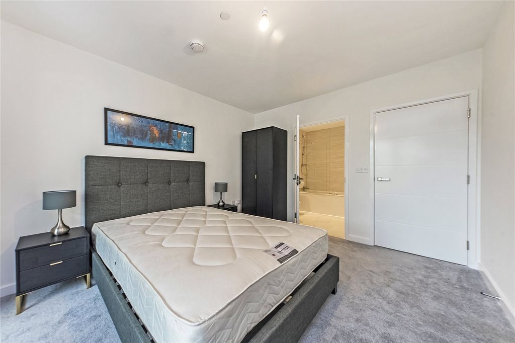 Property photo 3 of 11 Bedroom