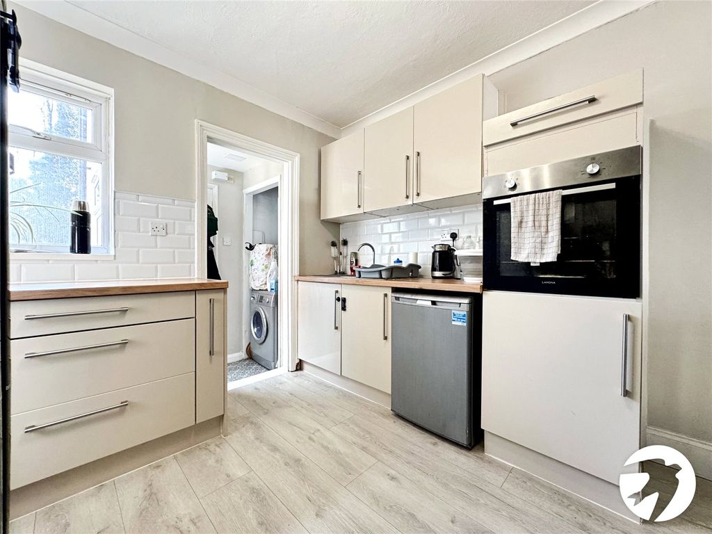 Property photo 3 of 14 Picture 3