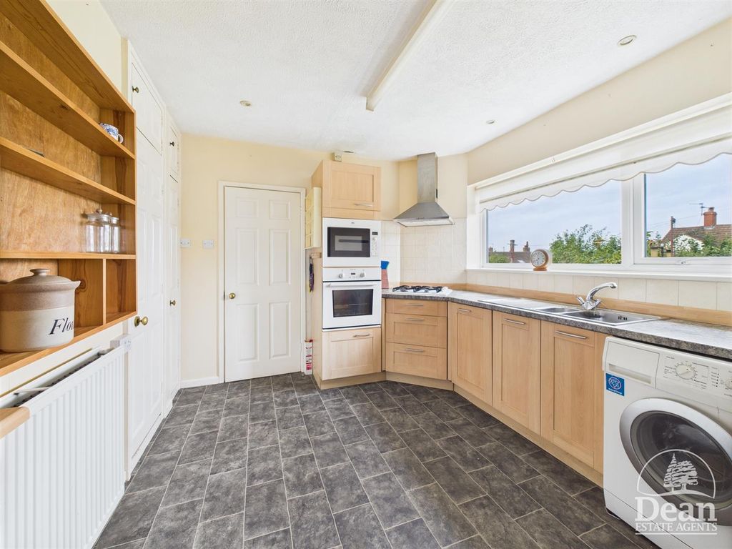 Property photo 3 of 14
