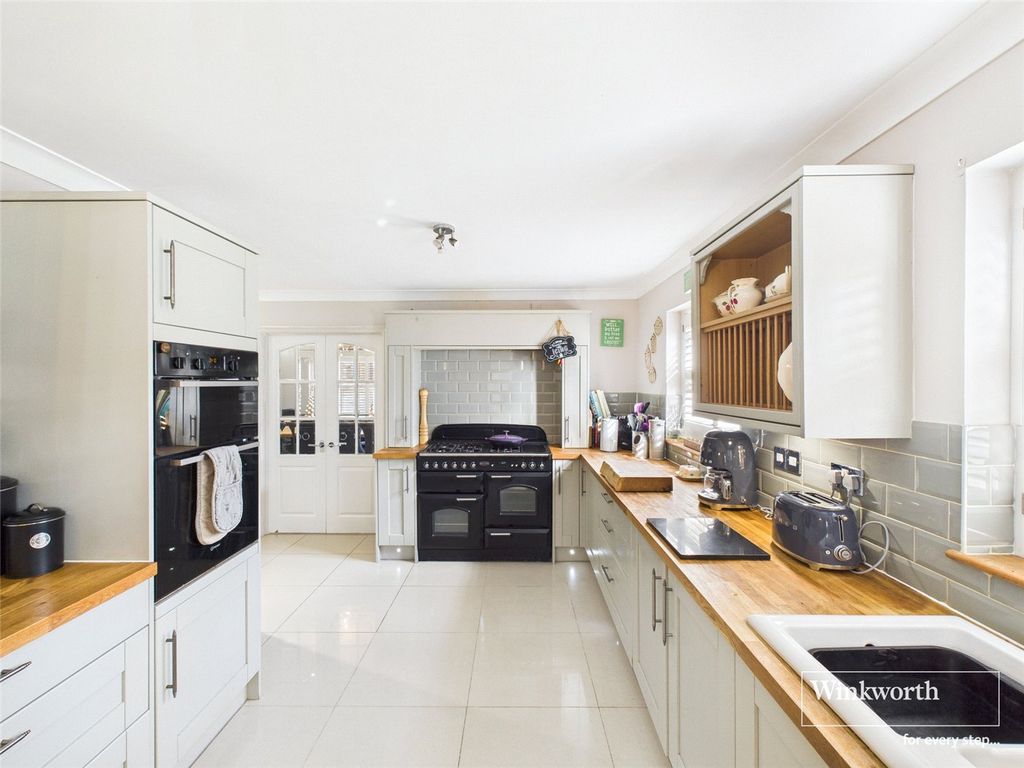 Property photo 3 of 22 Picture No. 10