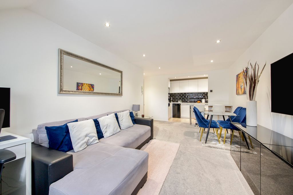 Property photo 1 of 20 Img_9215