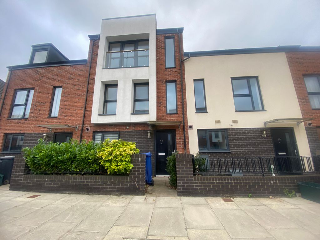 Property photo 1 of 10 Bedroom