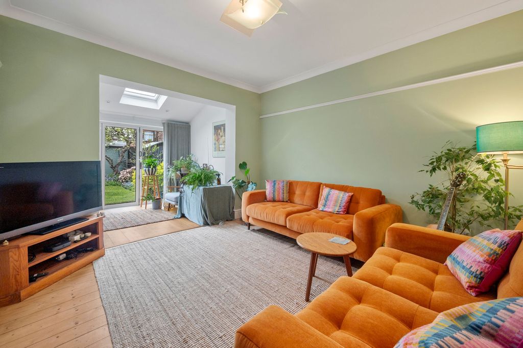 Property photo 2 of 36