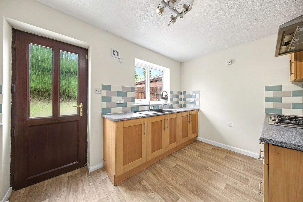Property photo 3 of 18 Kitchen