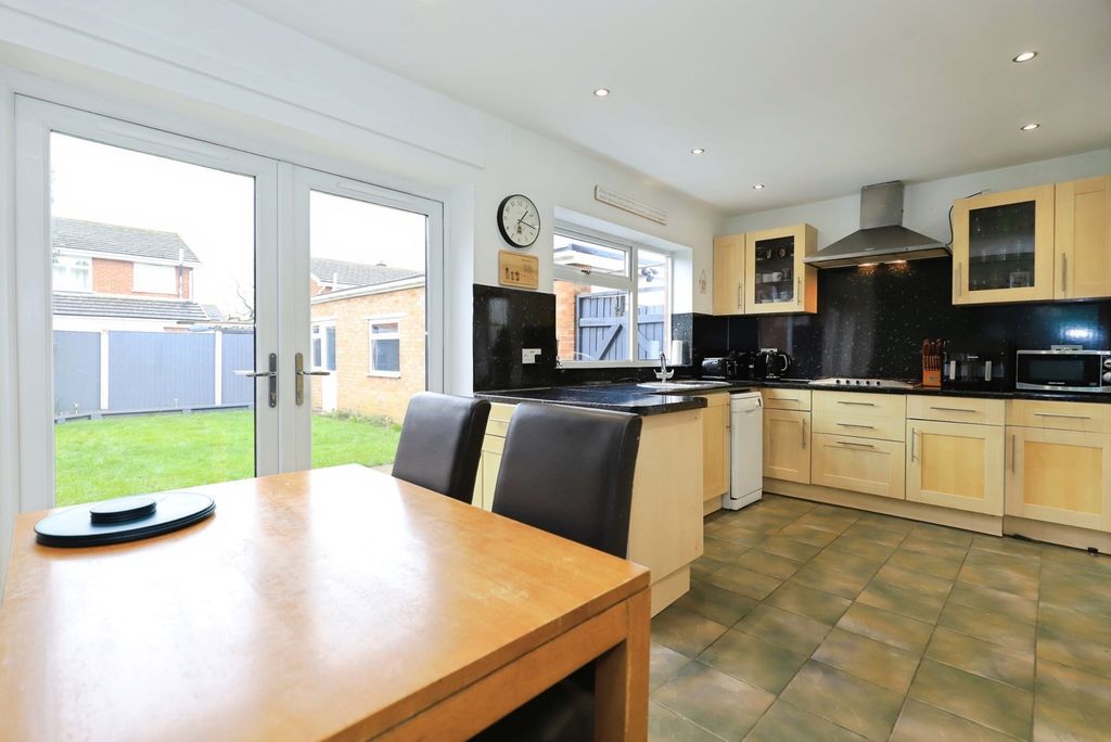 Property photo 3 of 12 Kitchen/Diner