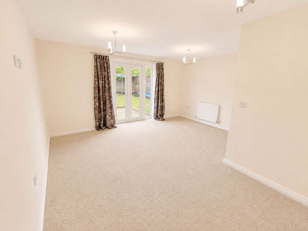 Property photo 3 of 9 Lounge