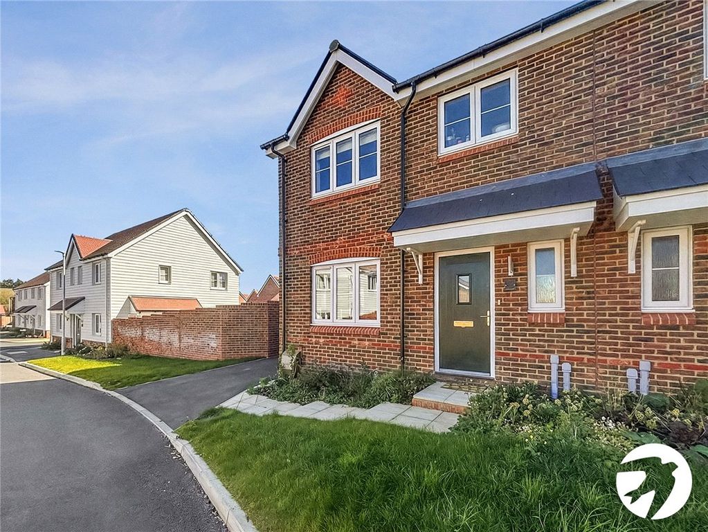 Property photo 1 of 11 Front