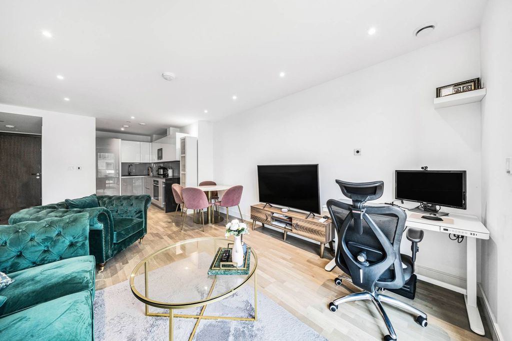 Property photo 1 of 12