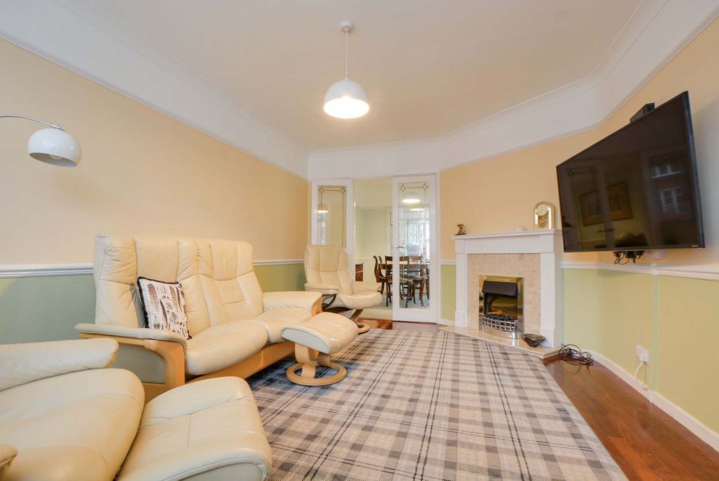 Property photo 2 of 26