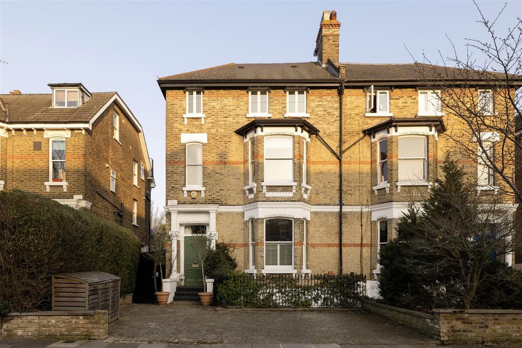 Property photo 1 of 35