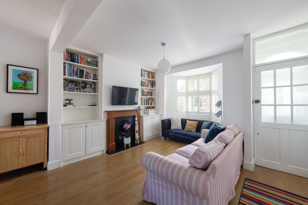 Property photo 3 of 23 5112853