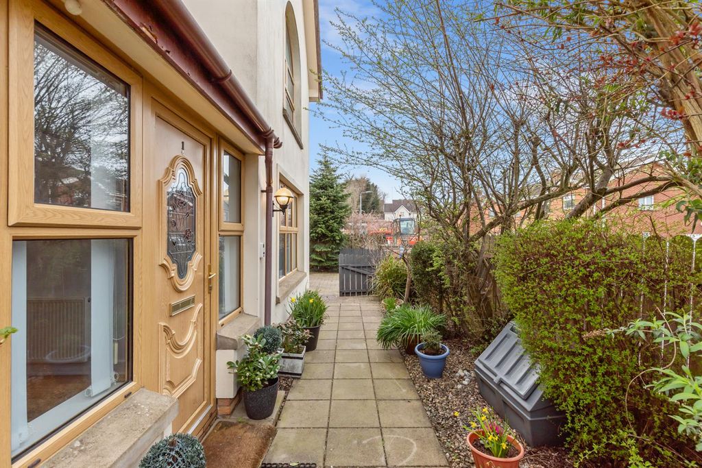 Property photo 2 of 43 1 Woodrow Gardens 43.Jpg