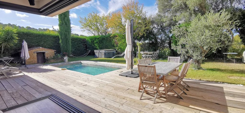 Property photo 2 of 3