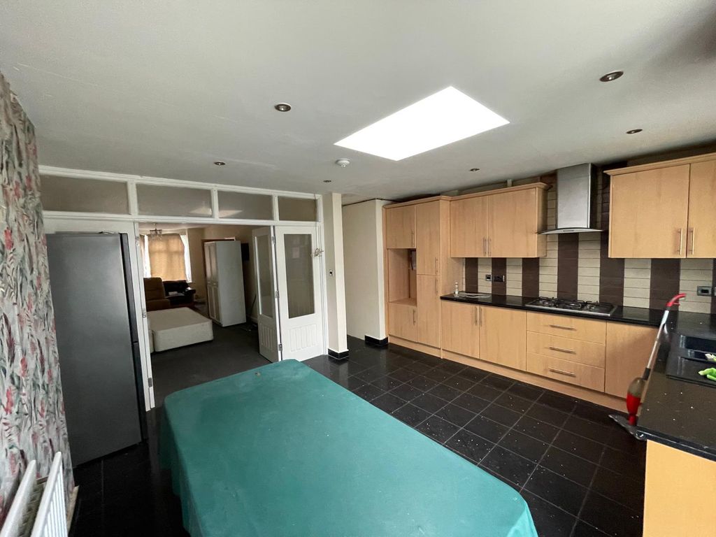 Property photo 2 of 14 Gallery