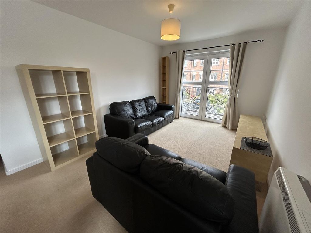 Property photo 2 of 12