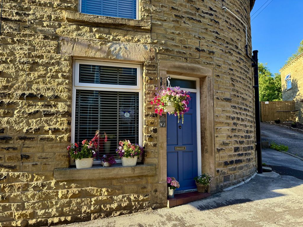 Property photo 3 of 50