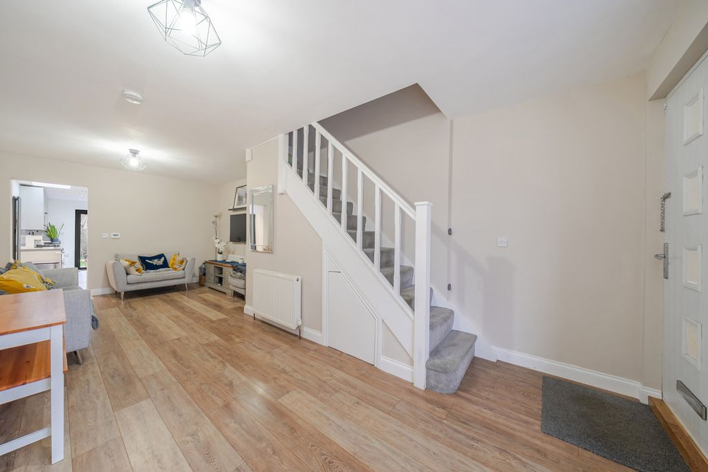 Property photo 3 of 22 1405860-20-698B02...