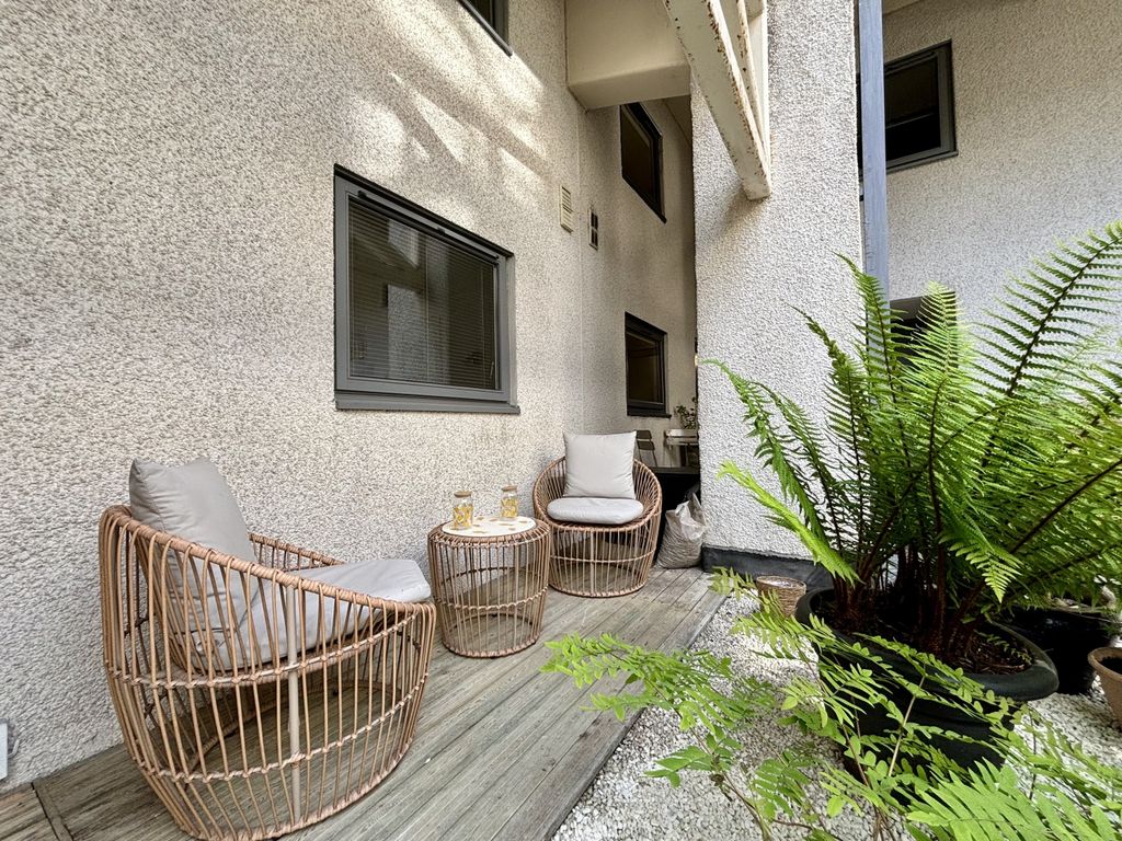 Property photo 3 of 17 Image00002