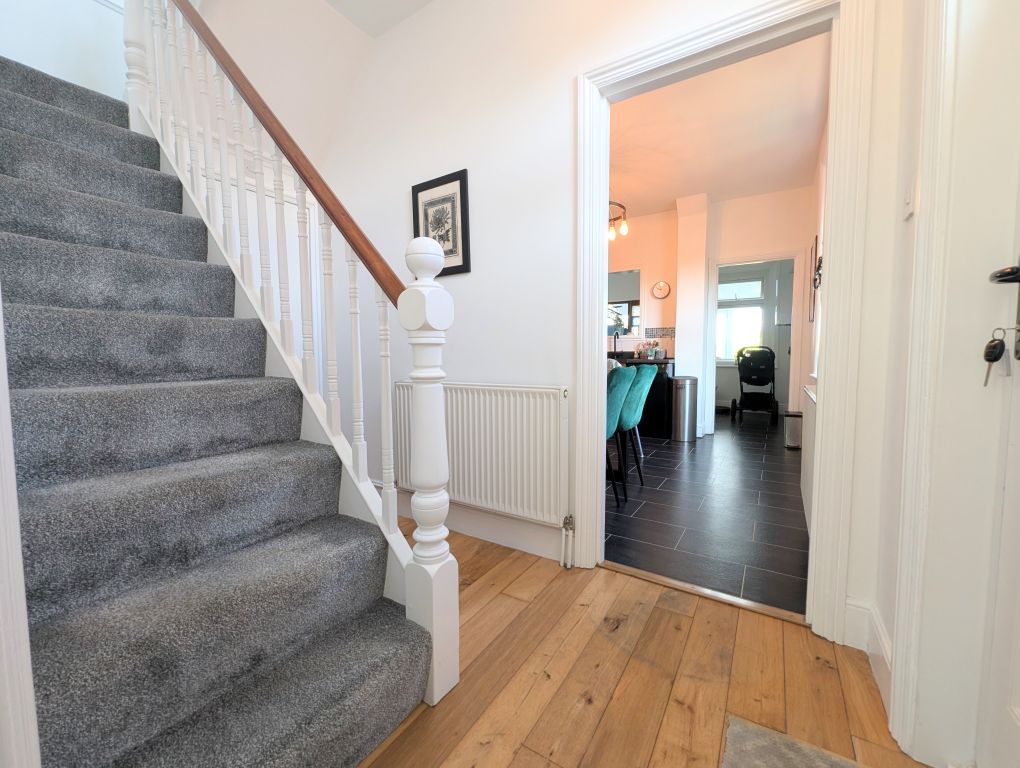 Property photo 3 of 23 Entrance Hall