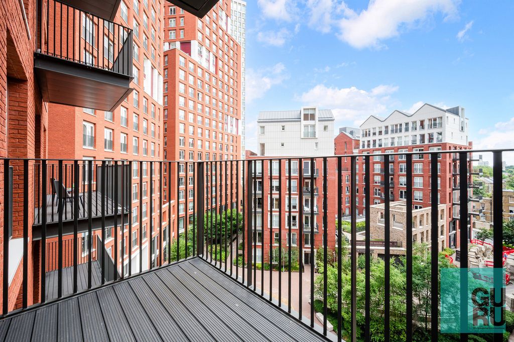 Property photo 2 of 18