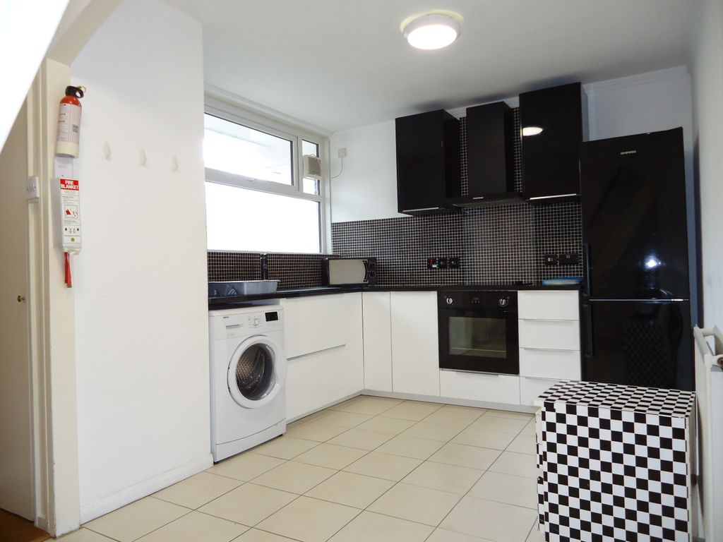 Property photo 3 of 10 Kit/Diner