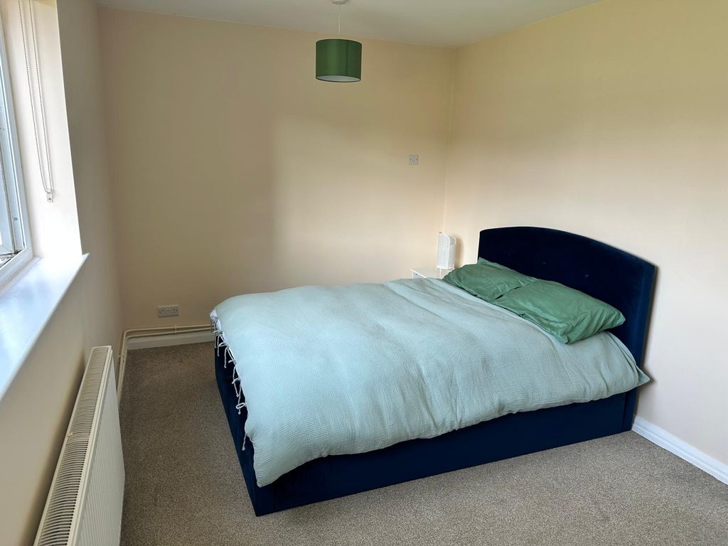 Additional image 5 of 2 bed flat for saleMeadow Close, Stratford-Upon-Avon CV37