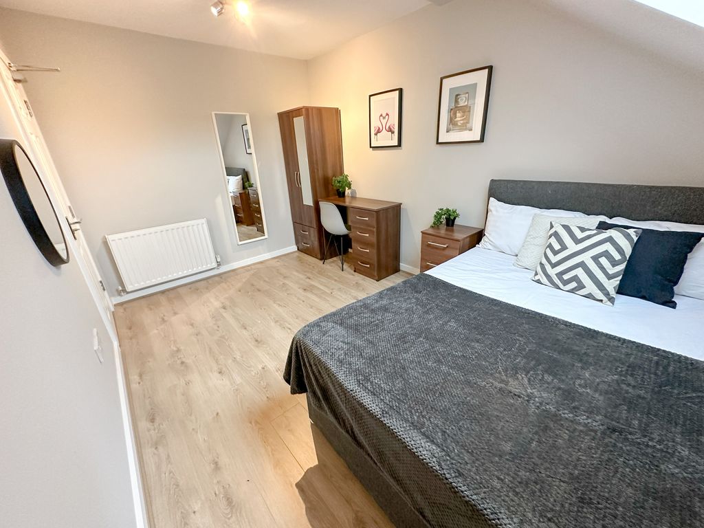 Property photo 3 of 18 File_032